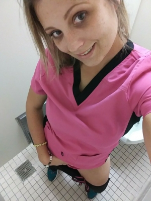 300px x 400px - HazlEyePrnXO's Amateur Porn: Playful Hazl in pink scrubs